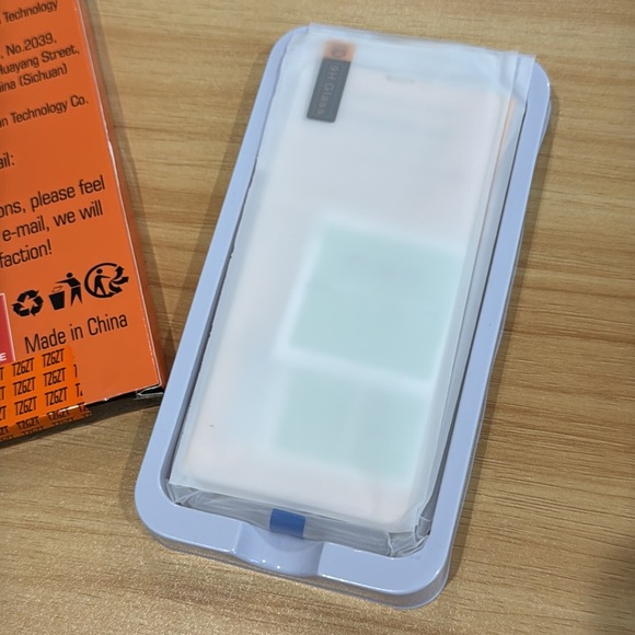 NIB iPhone 11 Clear Case with MagSafe Ring + 2 Screen Protectors - Picture 8 of 8